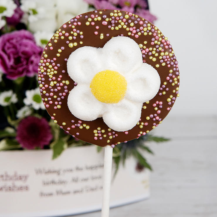 Milk chocolate daisy lolly Milk chocolate daisy lolly